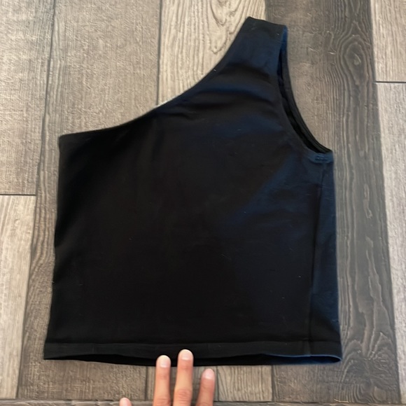 Black One Side Top cropped - Picture 2 of 2
